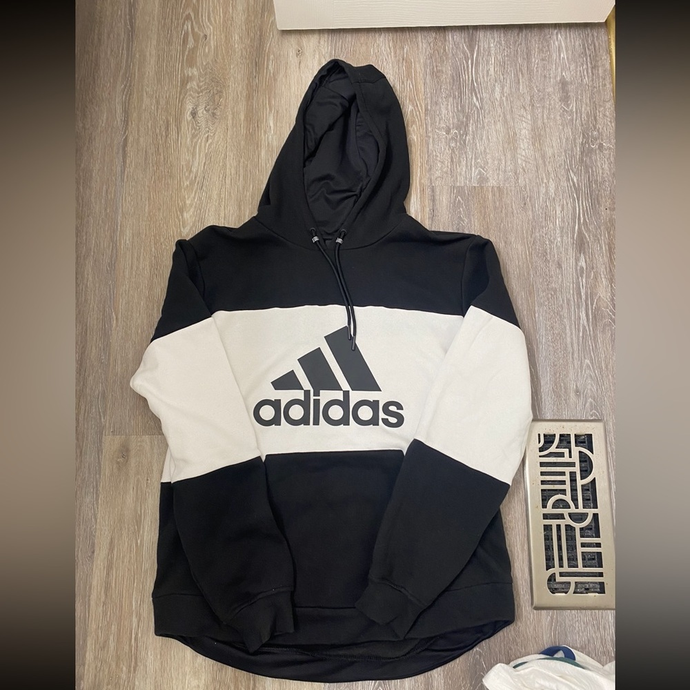 VINTAGE ADIDAS HOODIE